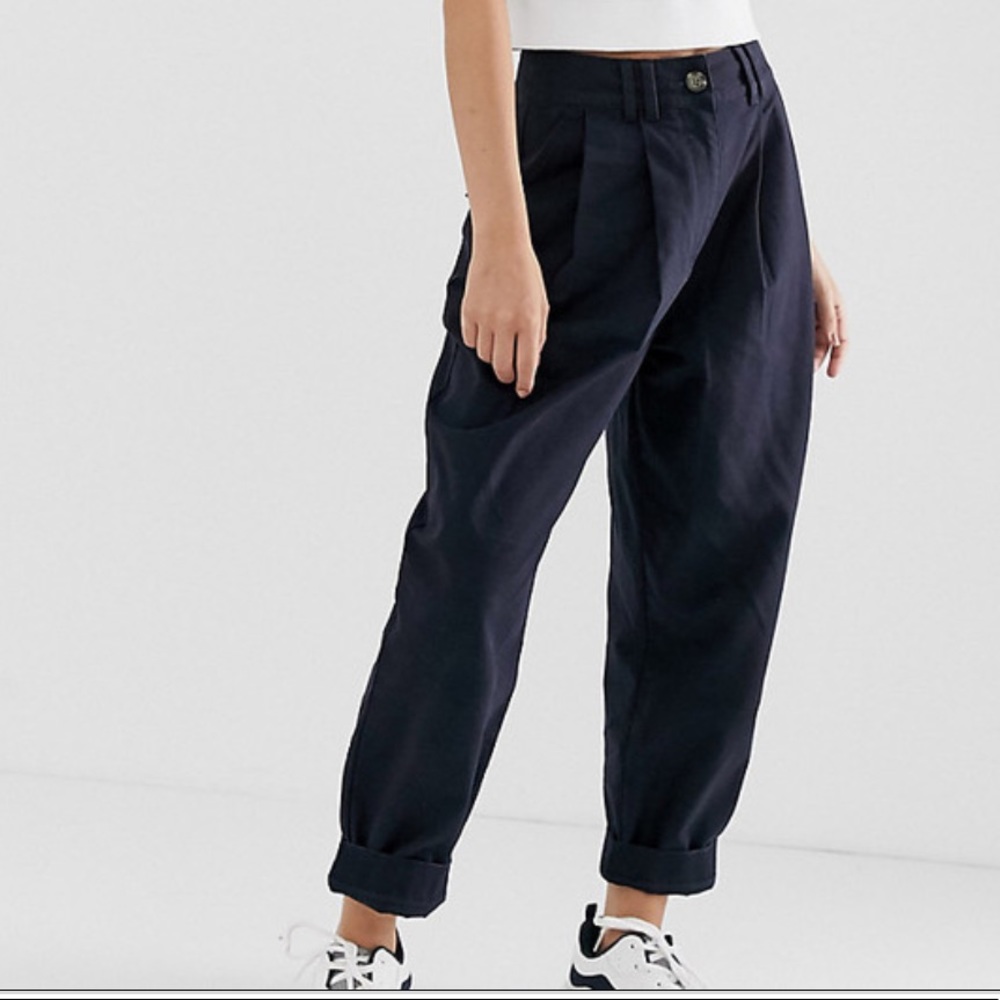 Limited Chinos Basic and Timeless Navy Pant